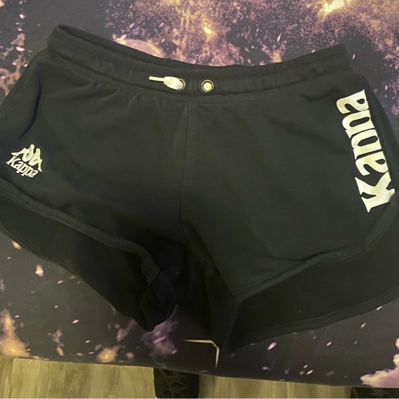 Barely worn shorts - Picture 2 of 2